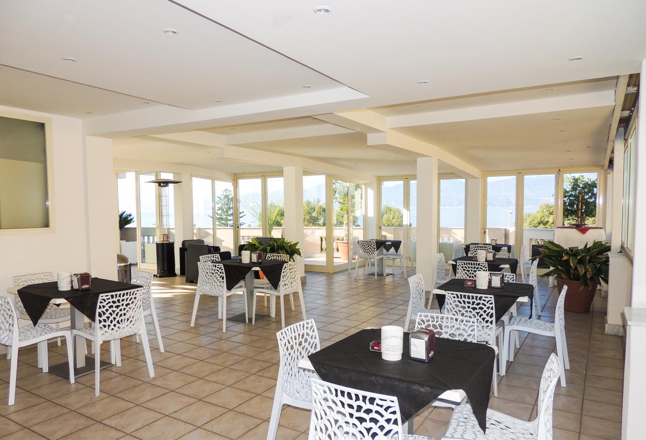 Hotel Lungomare Reggio Calabria Exterior foto